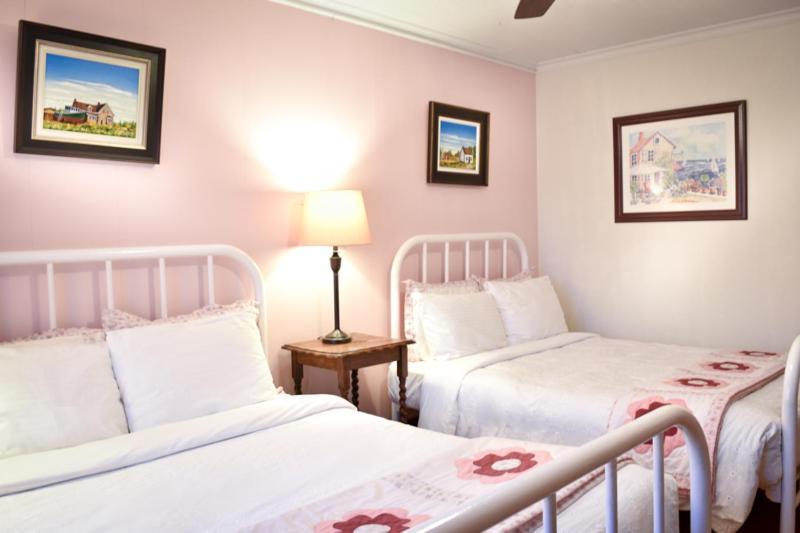 Complexe D'hebergement La Maison Touristique Dugas * Caraquet